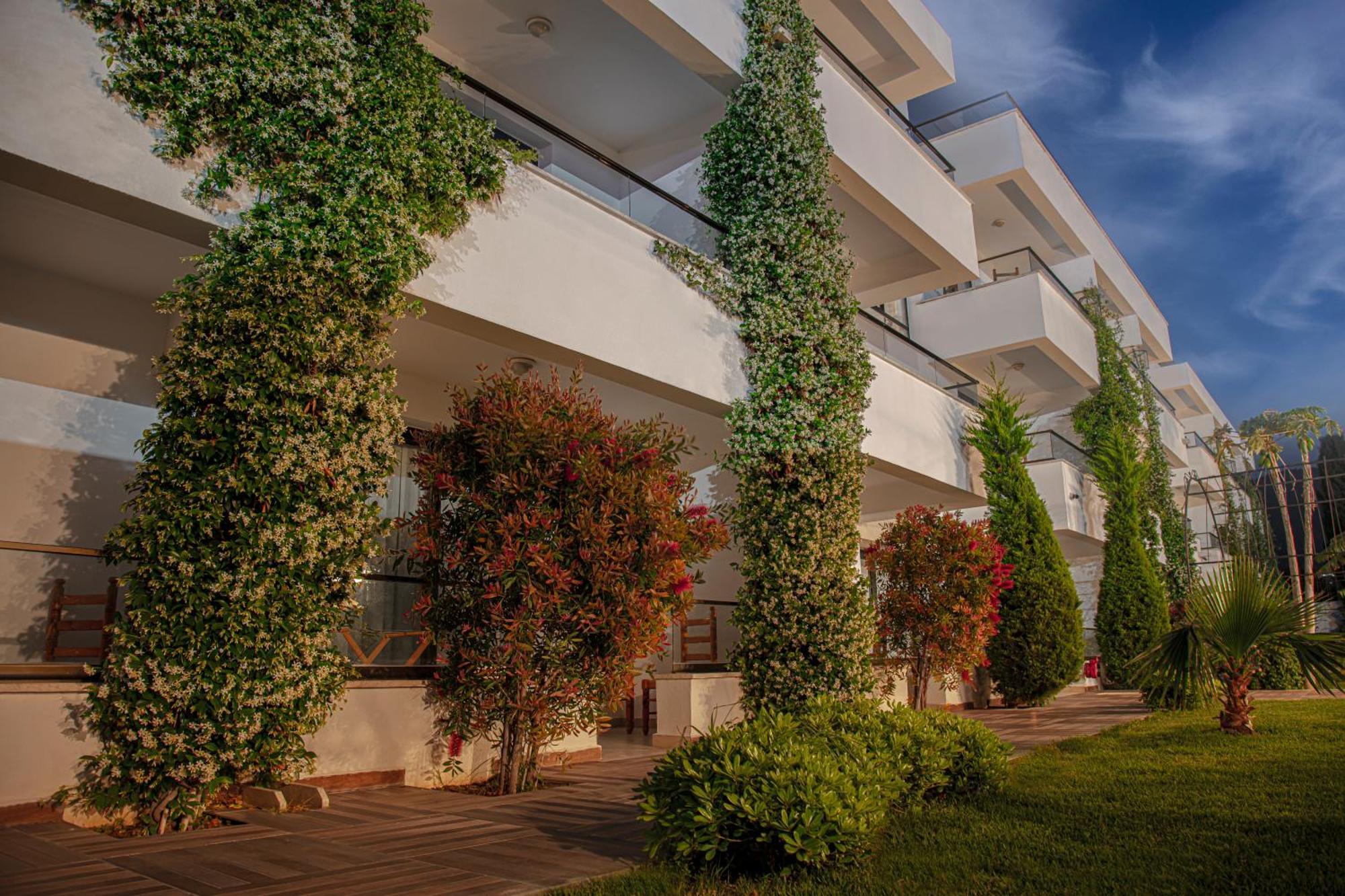 Palmonte Suites Hotel Karavas  Exterior foto